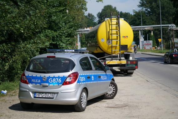 Mieszkańcy Gorlic wzięli sprawy w swoje ręce. Zablokowali przejazd cysterny z groźną substancją