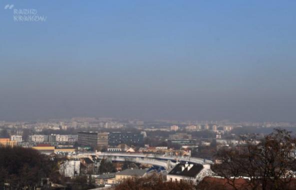 W Krakowie nowe zasady wprowadzania bezpłatnej komunikacji w dni ze smogiem