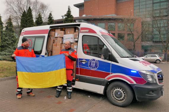 Ratownicy medyczni z Krakowa włączają się w pomoc Ukrainie