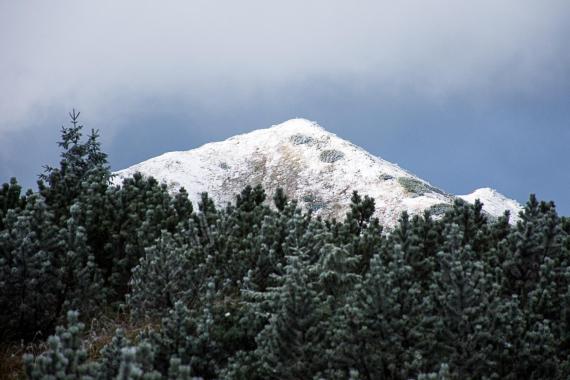 Tatry:  nowy rekord ciepła; śniegu ubywa i maleje zagrożenie lawinowe