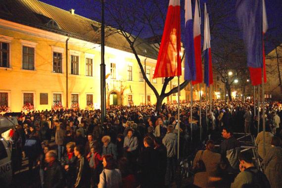 Komunikat Kurii Metropolitalnej  Archidiecezji Krakowskiej do wiernych 