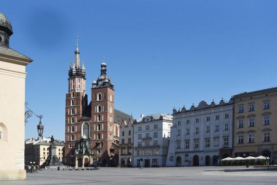 Ks. Dariusz Raś o Wielkim Piątku i odnowionym ołtarzu Wita Stwosza