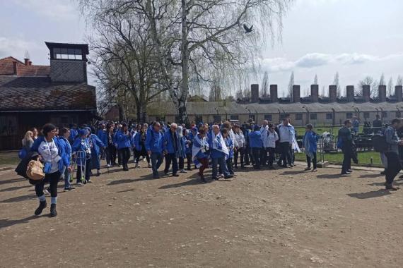 Młodzi Żydzi i Polacy przeszli w Marszu Żywych, żeby upamiętnić ofiary Holokaustu