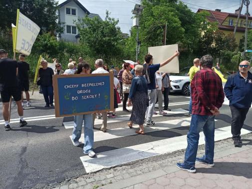 Protest mieszkańców Zabierzowa przeciwko przesunięciu terminu budowy obwodnicy