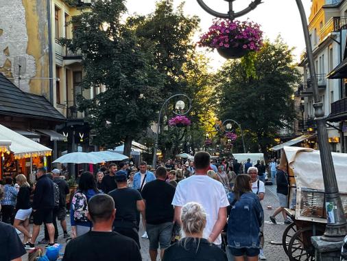 Słoneczny długi weekend. W Tatrach i na Podhalu tłumy