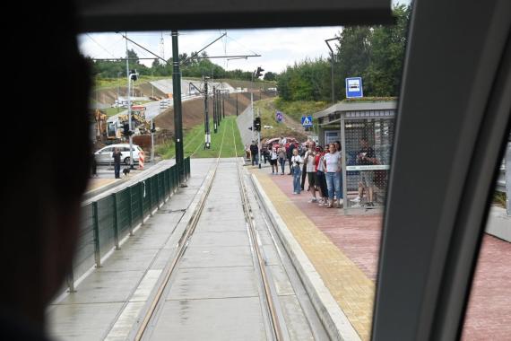 Trudny pierwszy dzień tramwaju do Górki Narodowej: urzędnicy tłumaczą,  radni interweniują