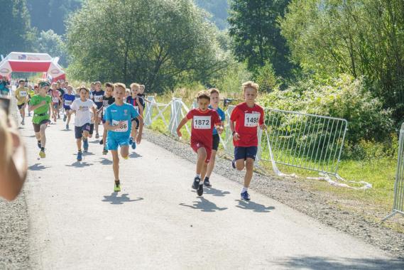 Cztery tysiące sportowców z całej Polski wzięło udział w Festiwalu Biegowym w Piwnicznej