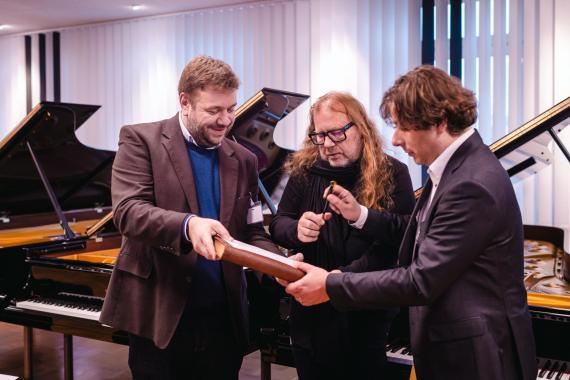 Studio im. Romany Bobrowskiej Radia Kraków wzbogaci się o nowy koncertowy fortepian firmy Steinway