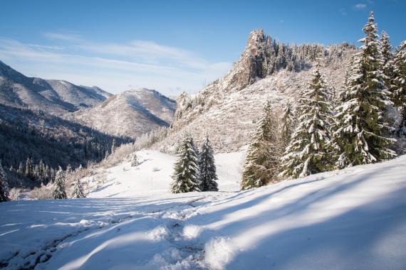 Na Podhalu zima, w górach trzeba się spodziewać zasp śnieżnych