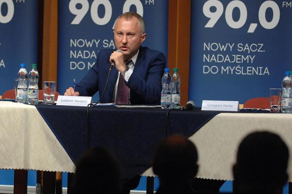 Ludomir Handzel: W środę podpisaliśmy umowę na dokończenie elewacji stadionu Sandecji