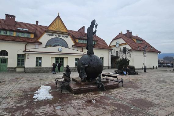 Siedem firm chce usuwać skutki osuwiska, które uszkodziło główną drogę wjazdową do Rabki