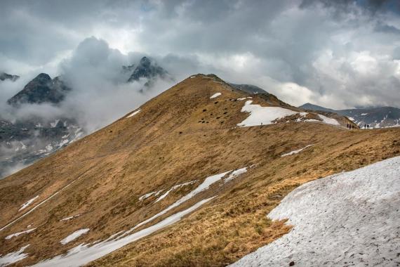 Tatry nadal rekordowo popularne; ponad 4,5 mln turystów w 2023 r.