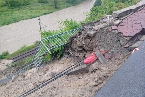 Stabilizacja osuwiska na drodze 971: kierowców czekają utrudnienia 