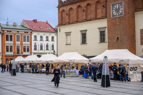 Na tarnowskim Rynku można zrobić przedświąteczne zakupy, ale atrakcji jest dużo więcej