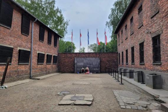 82 lata temu do KL Auschwitz dotarł pierwszy transport więźniarek