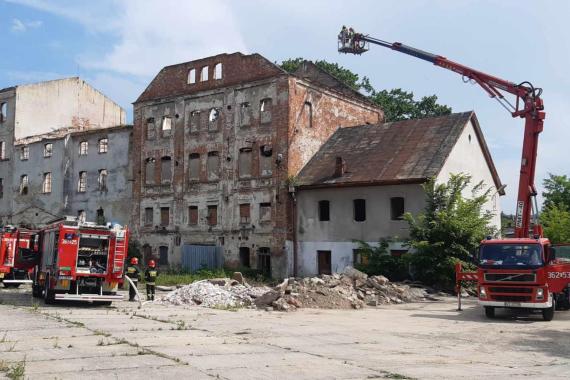 Kolejny pożar w ruinach Młyna Szancera w centrum Tarnowa