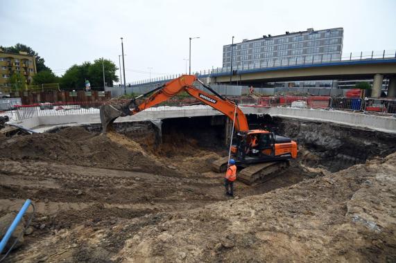 Prezydent Aleksander Miszalski z wizytą na budowie tramwaju do Mistrzejowic