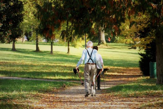 Geriatra: w upalne dni seniorzy nie powinni wychodzić z domu zwłaszcza w godz. 11-16