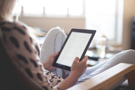 Tarnowscy czytelnicy mają powody do zadowolenia. Biblioteka ma więcej kodów do wypożyczalni e-booków