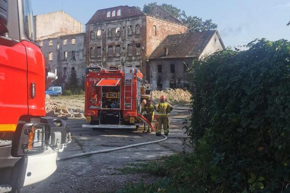 Tarnów: kolejny pożar w ruinach młynu Szancera