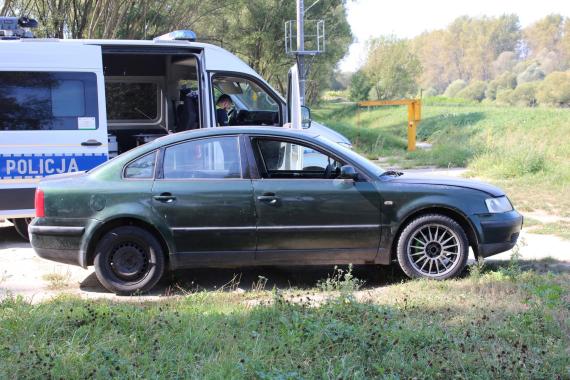 Oświęcim: policja zatrzymała pijanego kierowcę. Jeździł po wałach przeciwpowodziowych