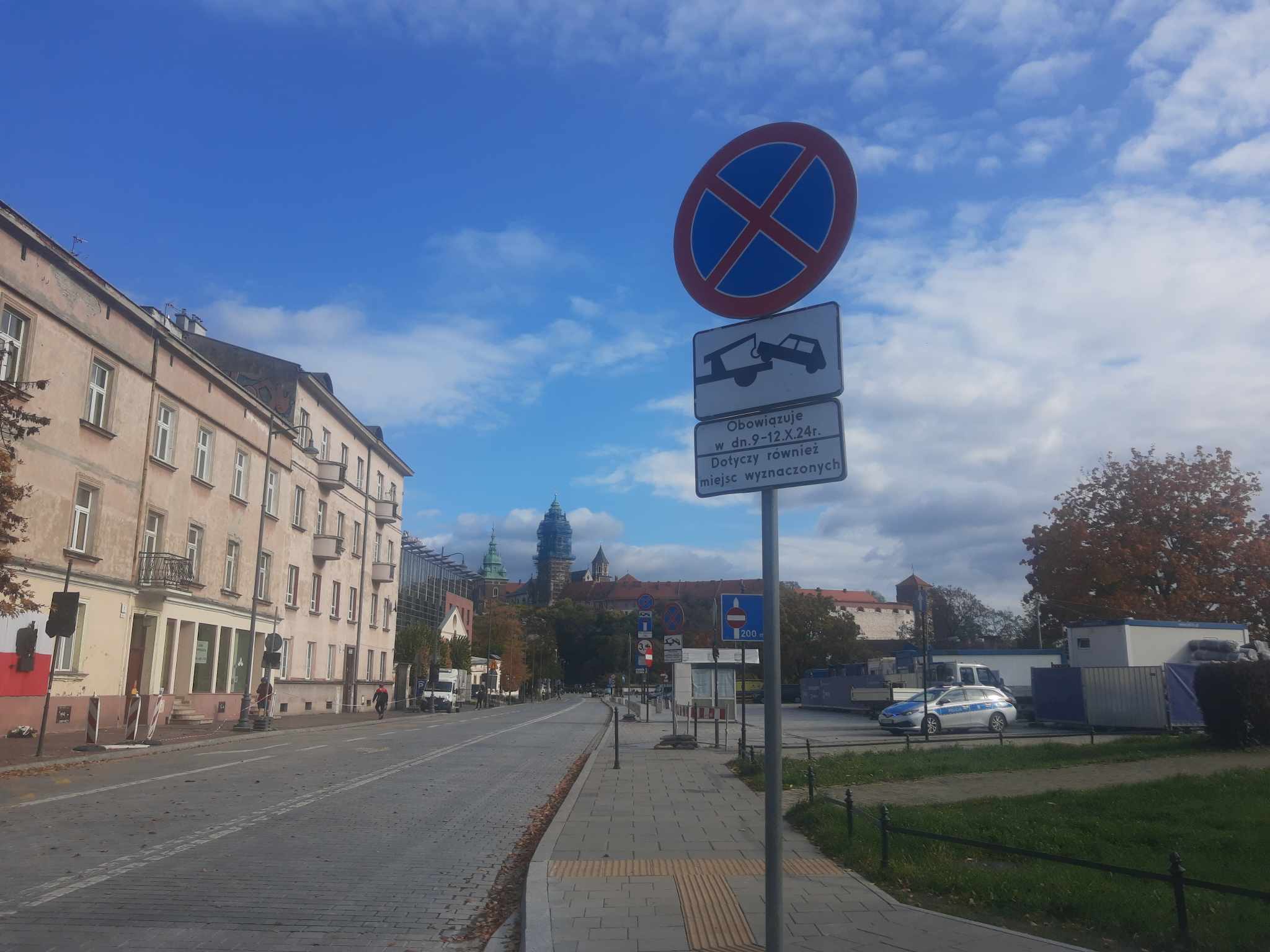 Zakaz zatrzymywania się w okolicy Wawelu. Fot. Mateusz Bożek