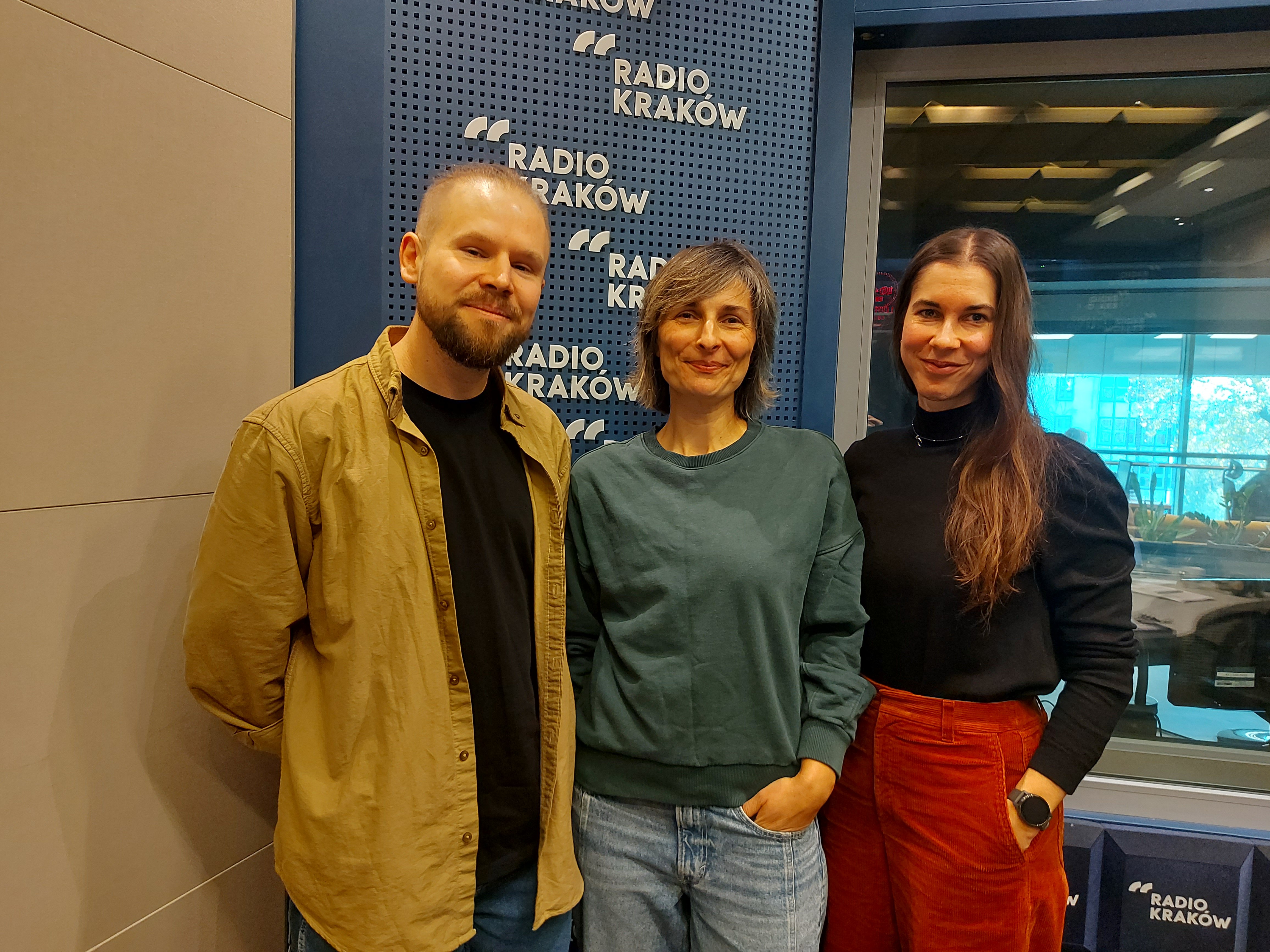 Michał Sarapata, Agata Bisping i Katarzyna Cieślak w studiu Radia Kraków, fot. Sylwia Paszkowska