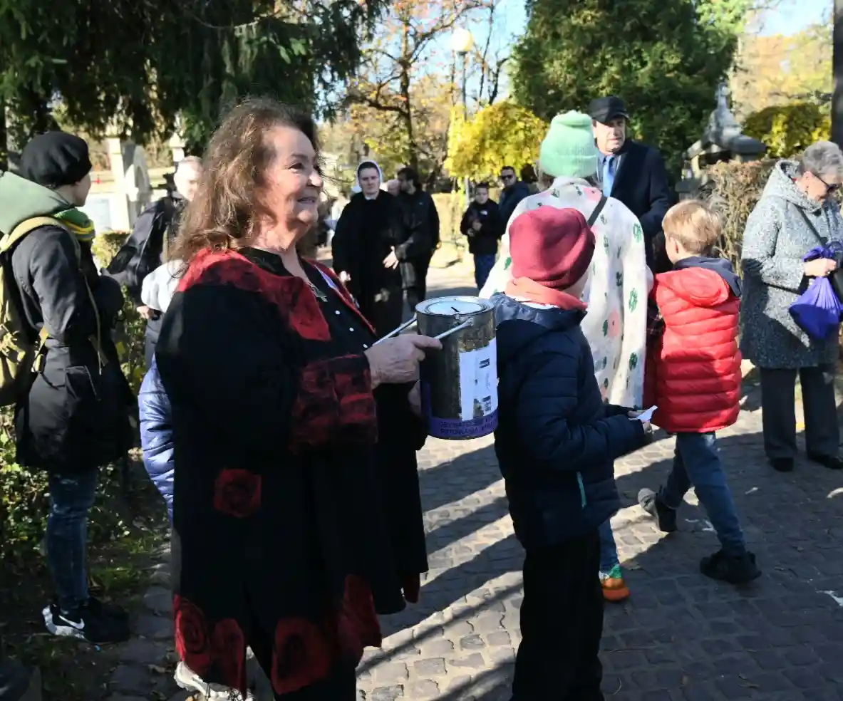 Kwesty na małopolskich cmentarzach. W Krakowie mniej znanych osób niż latach ubiegłych