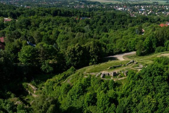 Wreszcie pierwsze porządki na tarnowskiej Marcince. W przyszłości odbudowa baszty?