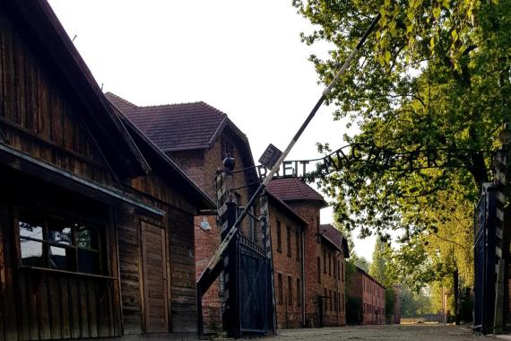 Muzeum Auschwitz: Frekwencja wraca do stanu sprzed pandemii