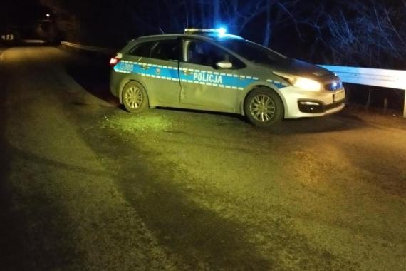 Uciekał przed policją, staranował radiowóz, dwóch funkcjonariuszy w szpitalu