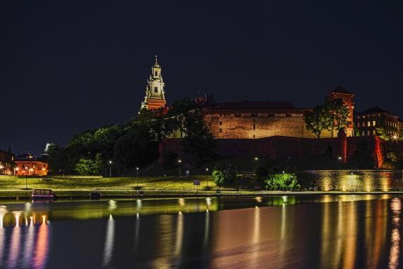 Szalety i śmietniki. Podsumowujemy pół roku pracy burmistrza nocnego