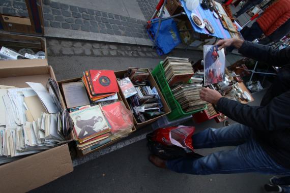 Tradycyjny niedzielny targ pod Halą Targową